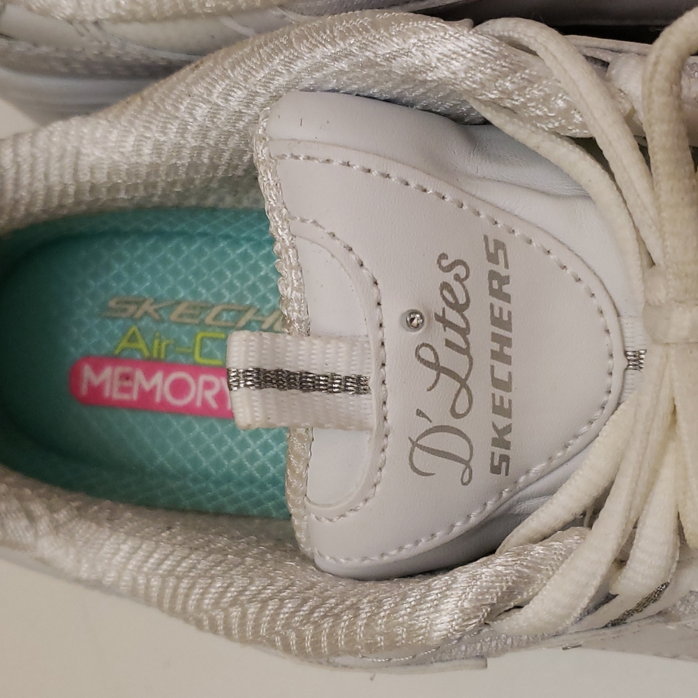 Skechers
